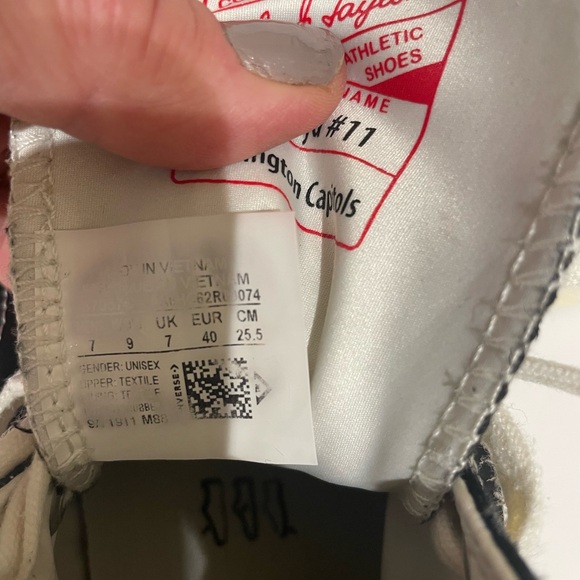 RARE Converse Breaking Barriers Earl Lloyd Washington Capitols Mens Size 7 - Picture 9 of 10